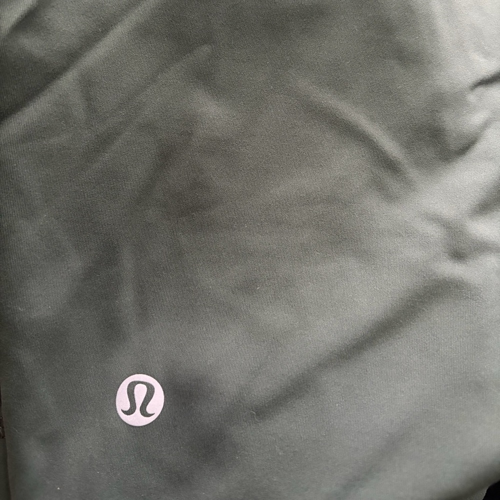 Lululemon light green Athletic wunder shorts